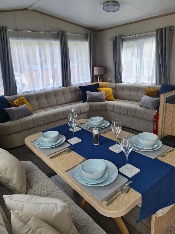 The Tiddler - Plot 101, Woodlands Lodge Retreat, New Quay, West Wales Llanina 외부 사진
